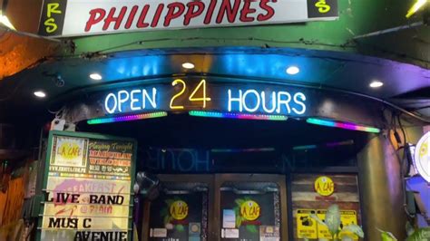 OMG what is it like inside the infamous 24/7 LA CAFE in Malate .